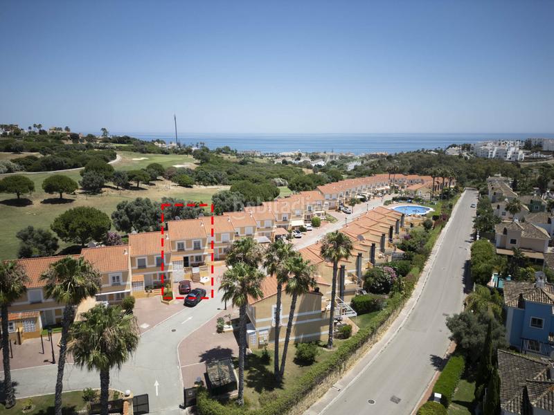 Foto acbb1d89-060a-4bac-b464-e9d68ab92699. Casa a schiera con parcheggio piscina in La Duquesa Manilva