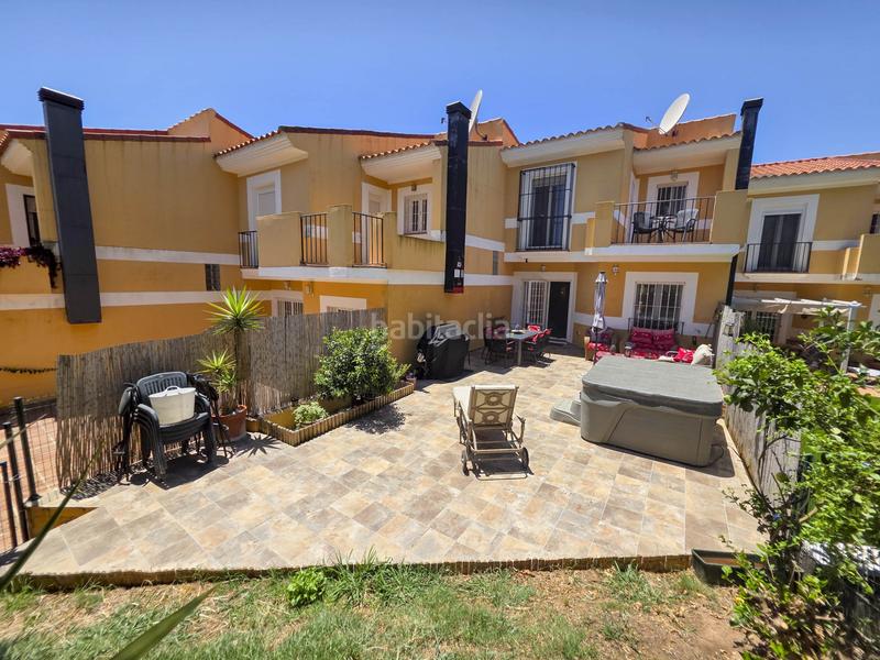 Foto 024ebac0-da9e-4697-a3bf-dacd988758ed. Semi detached house with parking pool in La Duquesa Manilva