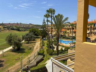 Dúplex a La Duquesa. Dúplex luminoso de 3 dormitorios con vistas al golf y excelente