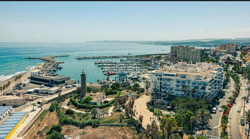 Foto 9cf5ddeb-7990-43fb-bc20-587ab63f4a8a. Apartament amb calefacció aparcament piscina a Centro Estepona