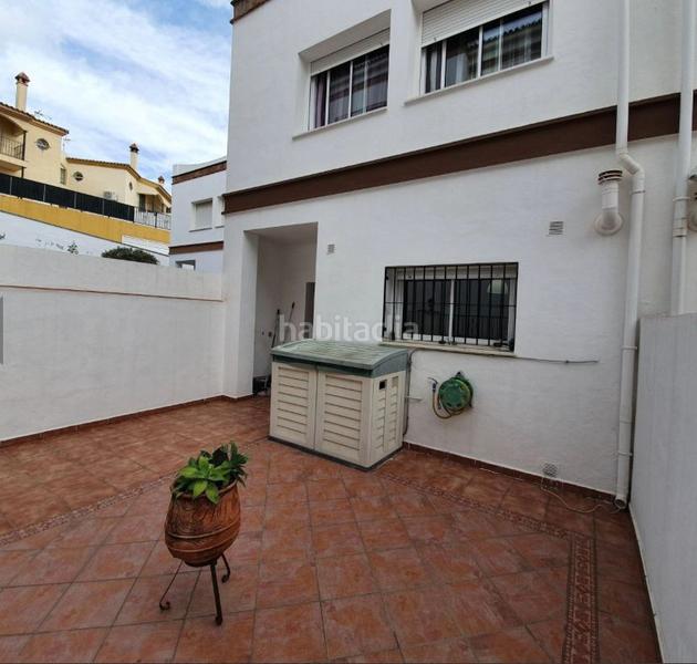 Foto 8294249f-14ed-49da-a670-099fc2748c24. Casa adosada casa adosado reformado con vistas al mar y paneles solares gran oportunidad de inversión! en Manilva