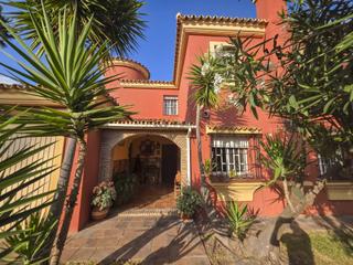 Casa en Golondrinas las 93. Encantadora villa ribereña en guadacorte  un refugio privado rod