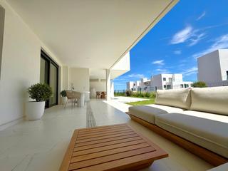 Apartament a Bahía de Casares. Magnifico apartamento de 2 dormitorios con gran jardín privado e