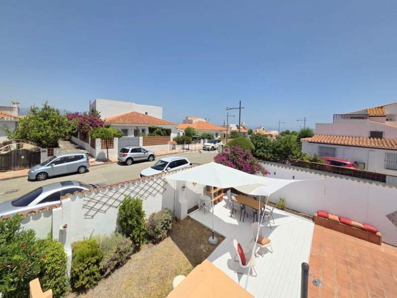 Foto 0ddbcf8b-203b-4949-bb9b-026b4b053480. Casa amb aparcament a La Duquesa Manilva