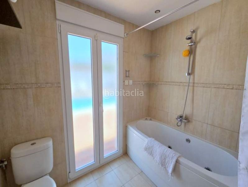Foto 19c0bab5-9db0-44fc-8c56-8ef7d2522be1. Casa amb aparcament a La Duquesa Manilva