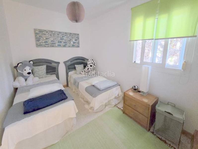 Foto 1fc2f2f6-2da0-46b6-a82f-a744f1c220ac. Casa amb aparcament a La Duquesa Manilva