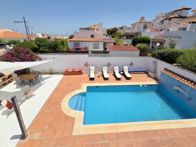 Foto 7214126b-2439-4f1f-a09d-9c6c23857f17. Casa amb aparcament a La Duquesa Manilva