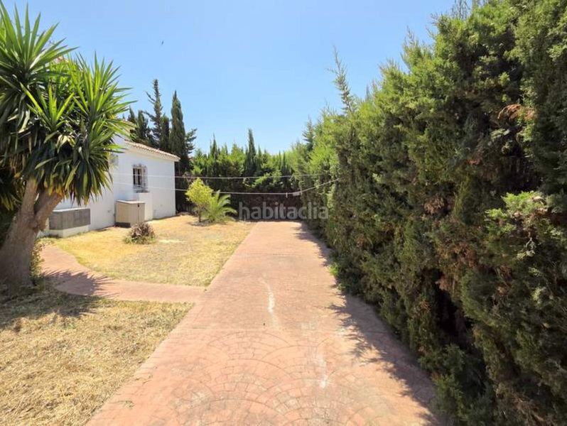 Foto d9ec4ec6-3127-4019-9caa-58b04a5031f8. Casa amb aparcament a La Duquesa Manilva