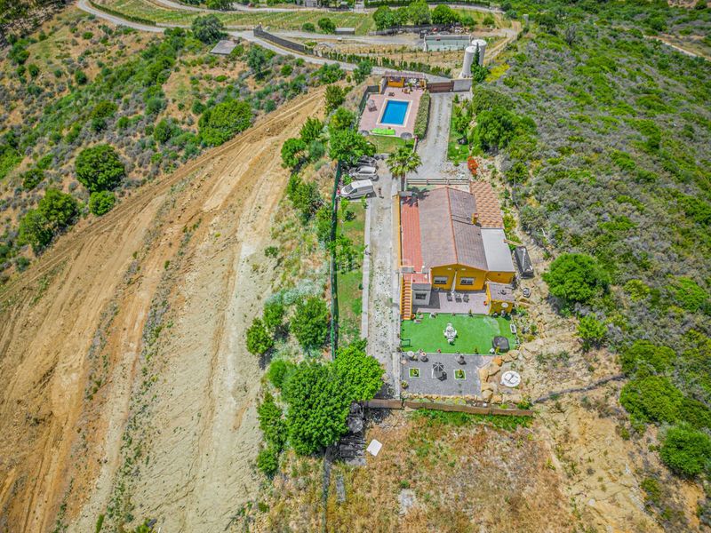 Foto 6090f7d9-07fa-4c97-9e4c-d36d06dd6672. Casa amb aparcament piscina a Casares pueblo Casares