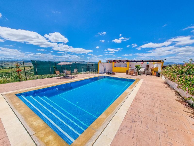 Foto b2915847-6023-4115-9170-6332c506ee11. Casa amb aparcament piscina a Casares pueblo Casares