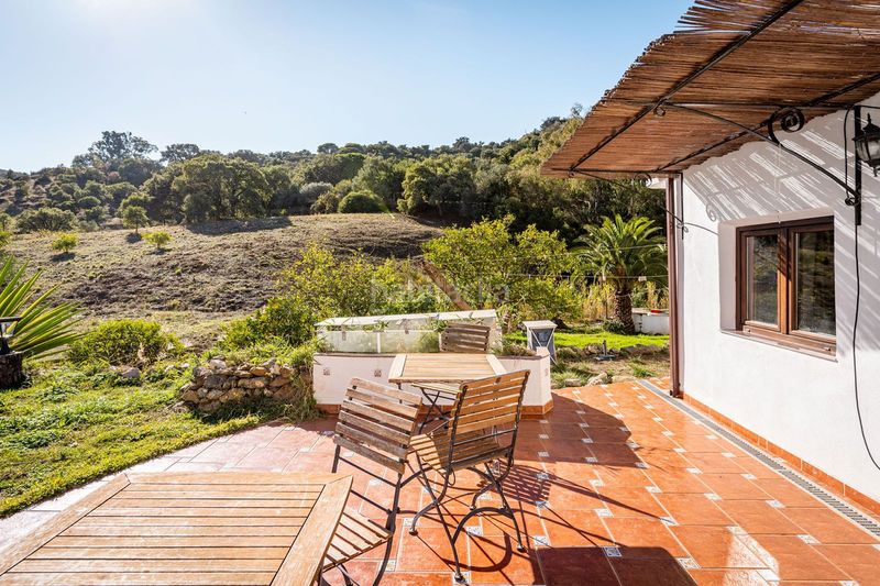 Foto 12faeebc-a1d6-46ac-9915-9aa9066769da. Casa amb aparcament piscina a Casares pueblo Casares