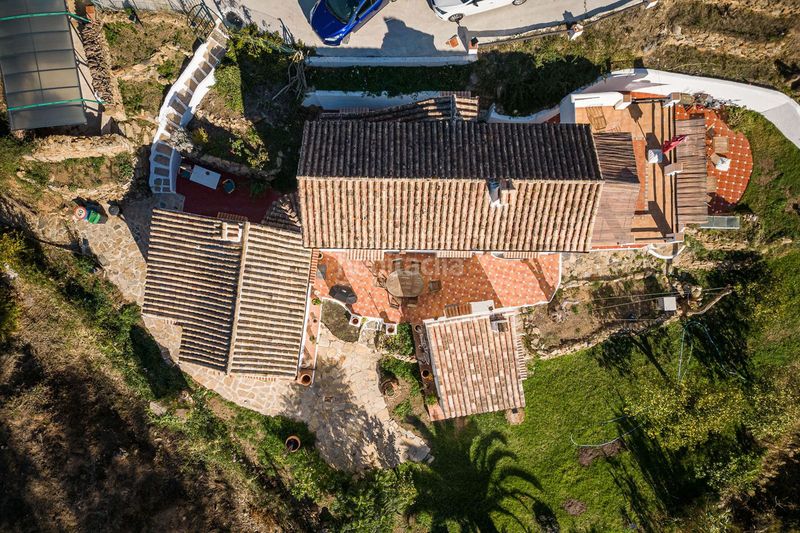 Foto 19ee9670-eac9-4d7e-b642-524d9724df9a. Casa amb aparcament piscina a Casares pueblo Casares