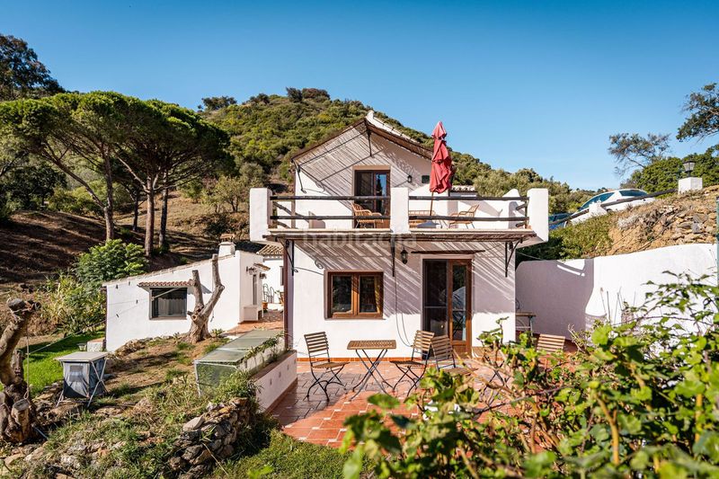 Foto 48064bf8-deda-455e-a19f-f640f3c8e59c. Casa amb aparcament piscina a Casares pueblo Casares
