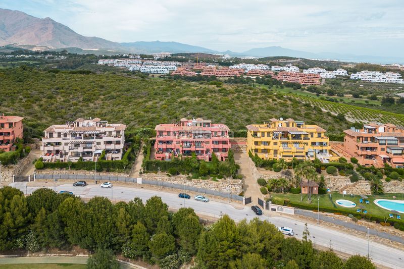 Foto 4a8a6524-b24d-4a31-a764-c5827a61452b. Àtic amb aparcament piscina a bahía de Casares Casares