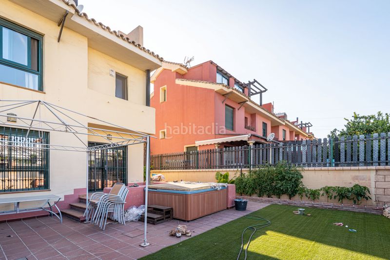 Foto f9c98fff-8a70-4d6d-8967-05bb91c2b821. Casa adossada amb piscina a Cancelada Estepona