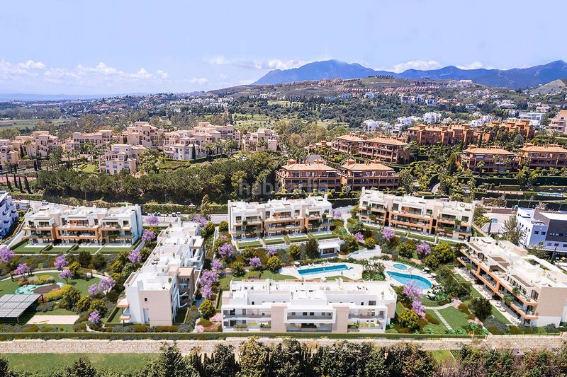 Foto 2e4f642b-5f03-47ba-b096-bb1e0e17374c. Apartament amb aparcament piscina a Nueva Atalaya Estepona