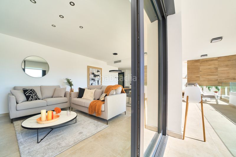 Foto cea79c85-2c5c-4c2c-b9ab-0fd5a9b7529f. Apartament amb aparcament piscina a Nueva Atalaya Estepona