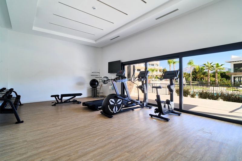 Foto ffac1bbd-e076-4e17-868f-ed10e54ea6d0. Apartament amb aparcament piscina a Nueva Atalaya Estepona