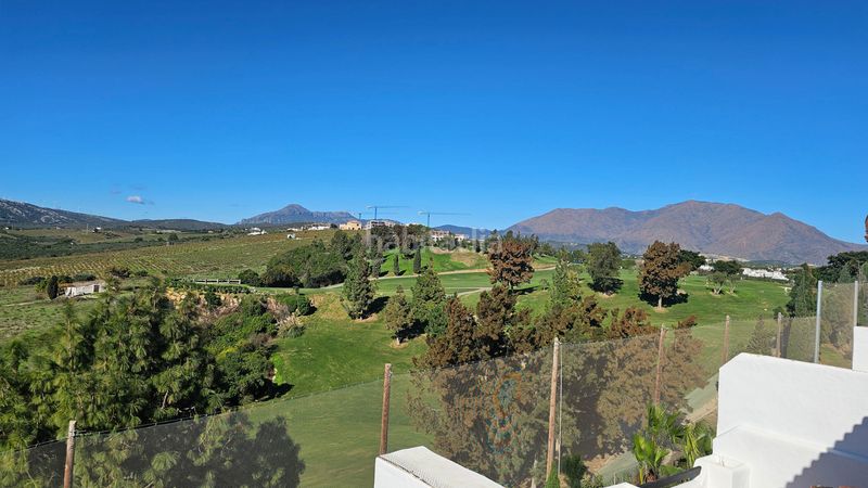 Foto 60cf1997-b0b6-4a50-a59c-d8b5c6add2ba. Àtic amb aparcament piscina a Doña Julia Golf Casares
