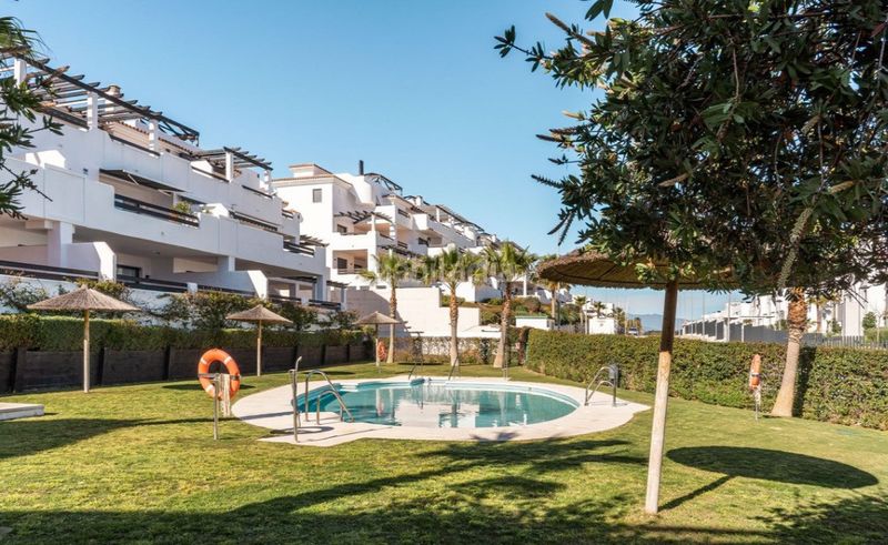 Foto b6a86f1d-b80e-438d-977d-36347232106c. Àtic amb aparcament piscina a Doña Julia Golf Casares