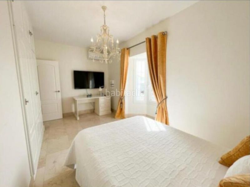 Foto 4c849981-23a6-4e8d-8e8c-6c42d69345b0. Casa amb aparcament a Sotogrande alto Sotogrande