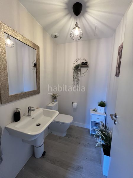 Foto 994b55ca-8c9a-4fa4-8f26-ea965ab12765. Casa aparellada amb aparcament piscina a Sotogrande alto Sotogrande