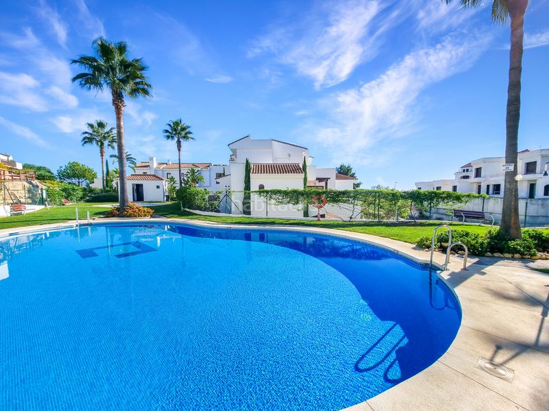 Foto bf878180-d7df-4775-a901-80e371d68339. Àtic amb aparcament piscina a bahía de Casares Casares