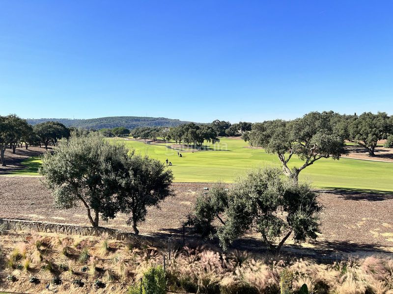 Foto 0a61bf00-453f-4bc4-ac18-fceb9d53697f. Casa adossada amb aparcament a Sotogrande alto Sotogrande