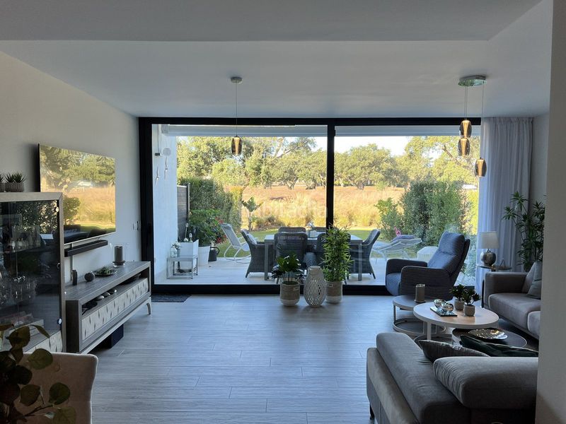 Foto 6d765d27-507e-4a8b-86f7-483f710ec59e. Casa adossada amb aparcament a Sotogrande alto Sotogrande