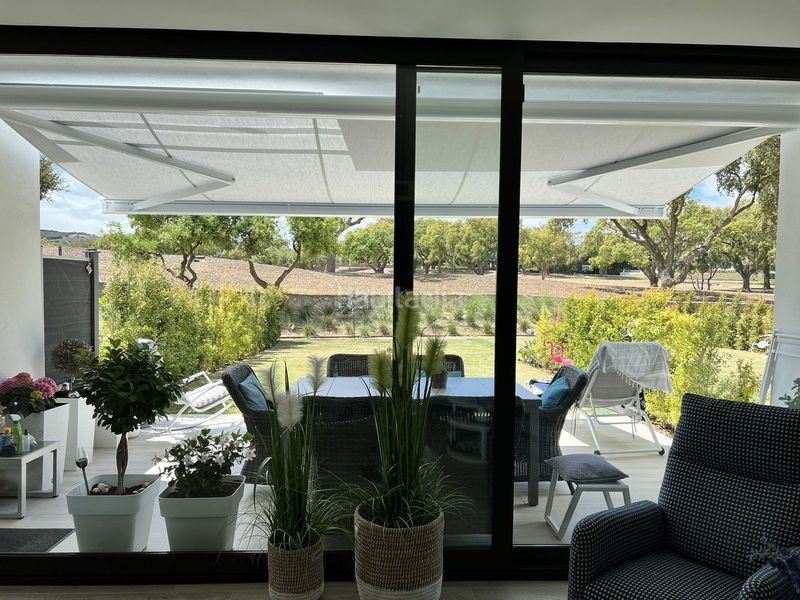 Foto bdb94922-dbe8-41db-a57a-4d6796b23e98. Casa adossada amb aparcament a Sotogrande alto Sotogrande