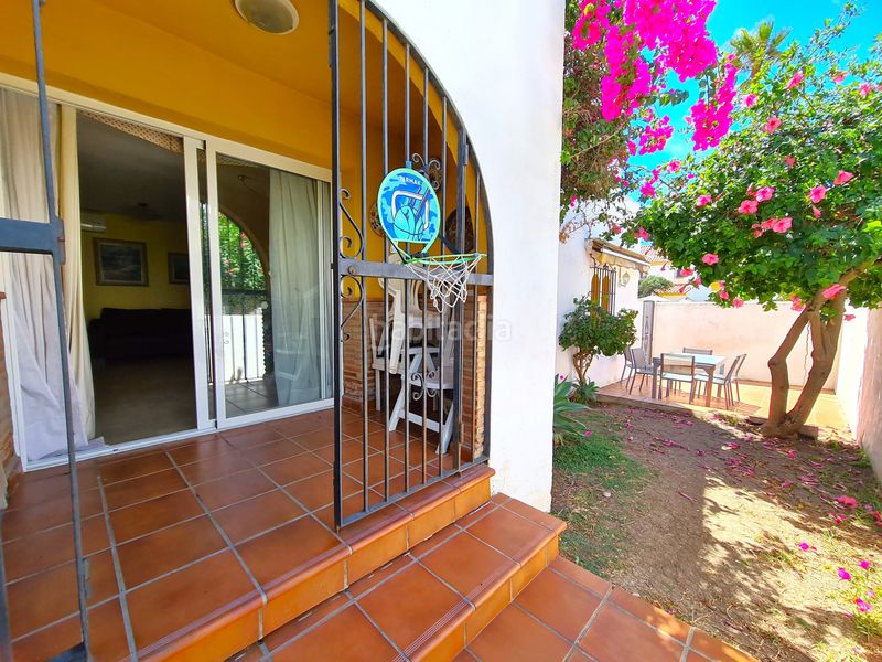 Foto 04338e51-2d2f-478b-a1c8-19a4cef02597. Casa aparellada amb piscina a marina de Casares Casares