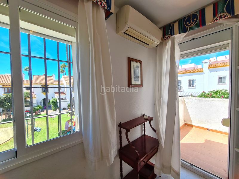 Foto 0c51d78c-0c40-4d7d-95fc-9ef0917bead3. Casa aparellada amb piscina a marina de Casares Casares