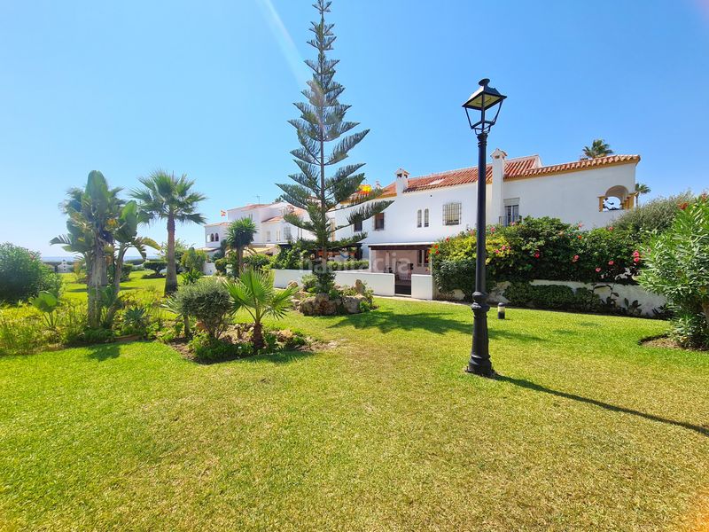 Foto 40b6f7b8-31ee-4e0b-beb9-3b863c03b55b. Casa aparellada amb piscina a marina de Casares Casares