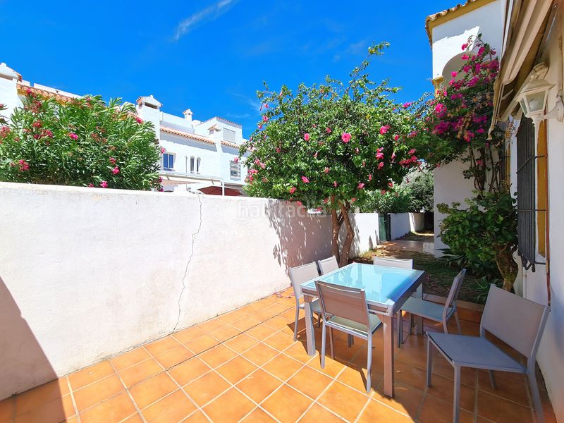 Foto 4de30c25-ad18-4a35-93a9-fed8e6771e27. Casa aparellada amb piscina a marina de Casares Casares