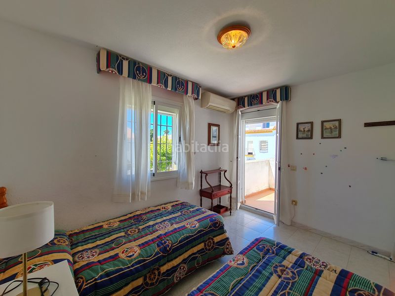 Foto 5e417b8b-cf54-4aae-b38b-11536d6962ce. Casa aparellada amb piscina a marina de Casares Casares