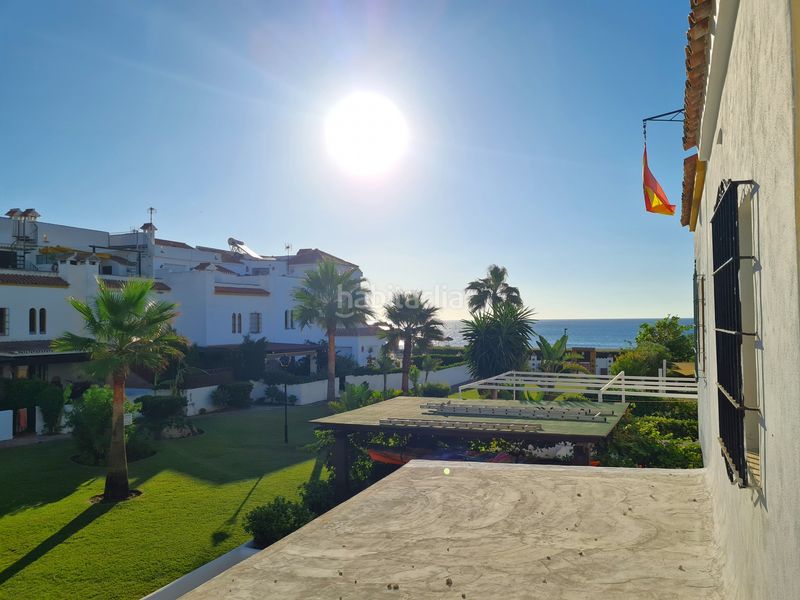 Foto 83d65204-1ff4-4c02-be33-4af547caa910. Casa aparellada amb piscina a marina de Casares Casares