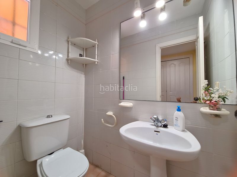 Foto a768d827-94fb-4a97-bd4a-7ae02632f42d. Casa aparellada amb piscina a marina de Casares Casares