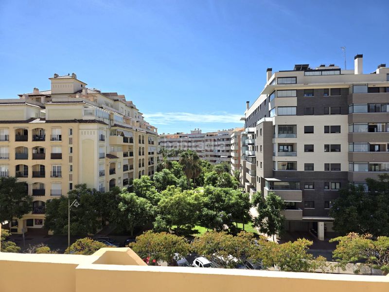Foto 70335298-a12d-4101-a05a-36366e3ed052. Dúplex amb aparcament piscina a Centro Estepona