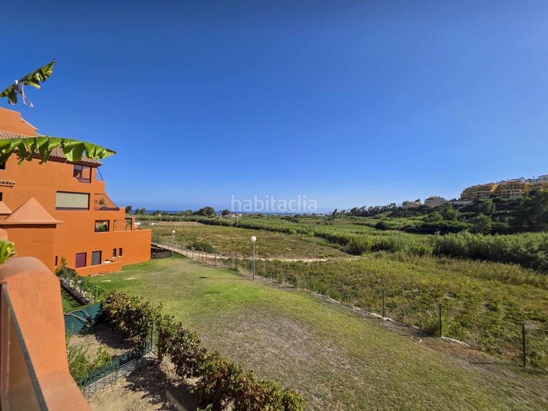 Foto 001dbd8f-3b9d-4444-9f27-b5ecd05ec196. Apartament amb aparcament piscina a El Castillo Manilva