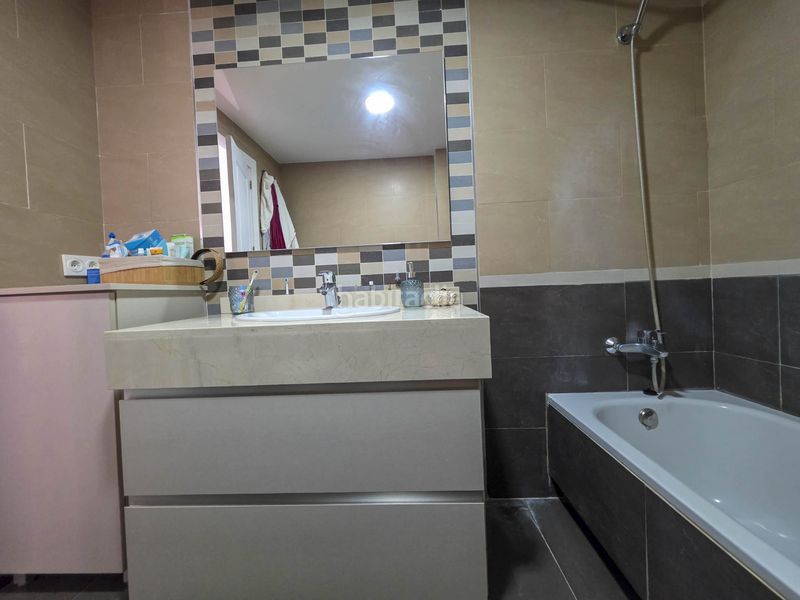 Foto a2a26439-9177-410b-ada0-bf4741a9fd5a. Apartament amb aparcament piscina a El Castillo Manilva