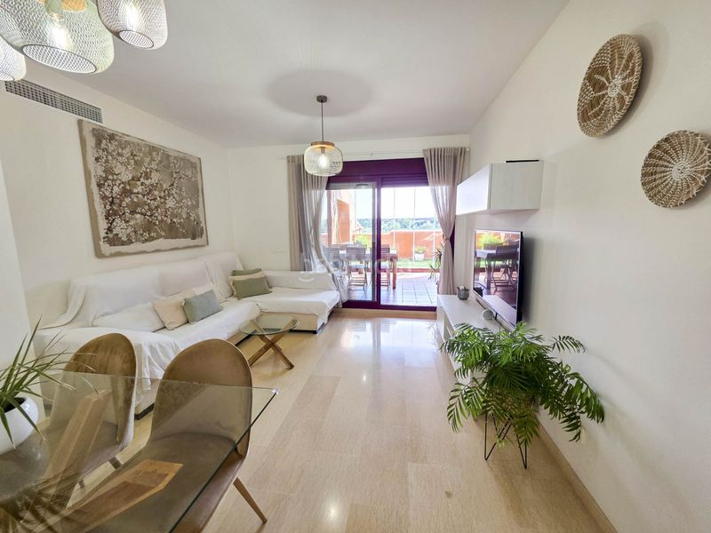 Foto b78105bd-3051-466c-ae51-041ab0517f41. Apartament amb aparcament piscina a El Castillo Manilva