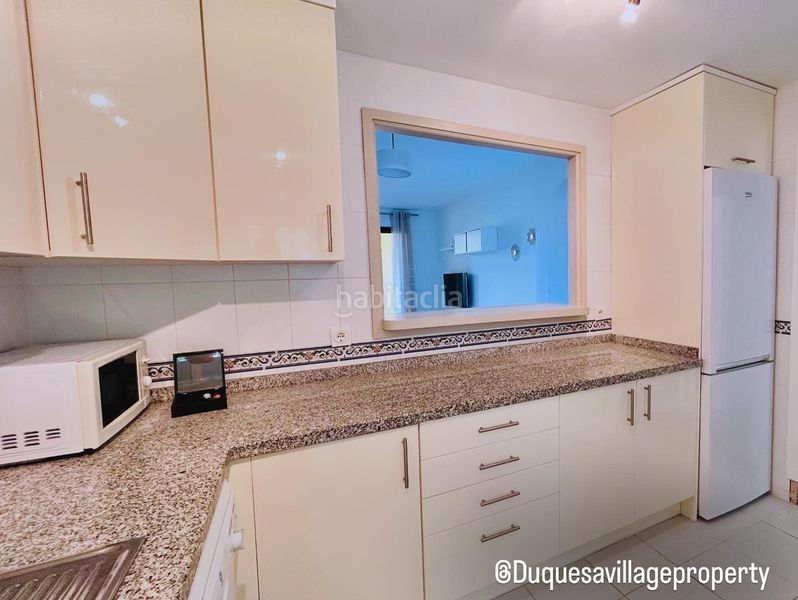 Foto 7ee8e88b-c803-4959-9e71-e991b1ddb870. Apartament amb aparcament piscina a La Duquesa Manilva
