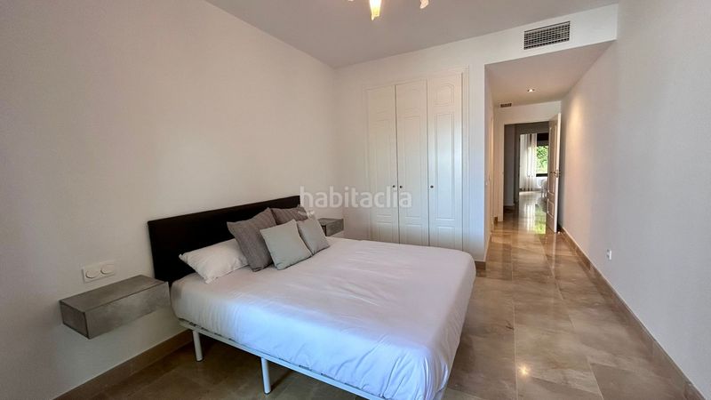 Foto 99c343e6-f7ad-423b-a5d3-a4ed99b5fc8c. Apartament amb aparcament piscina a La Duquesa Manilva