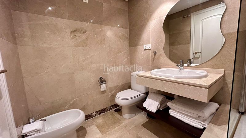 Foto d853907f-1371-4126-b5fe-2df0a4af7a92. Apartament amb aparcament piscina a La Duquesa Manilva