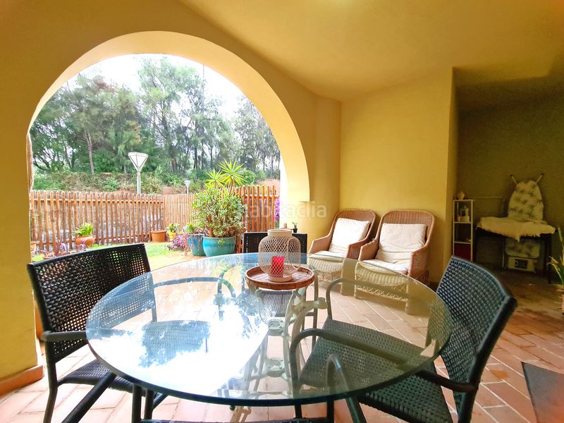 Foto 71a1a8c8-9e3e-40d6-8d26-5b4cbe78adb3. Apartament amb aparcament a Sotogrande alto Sotogrande