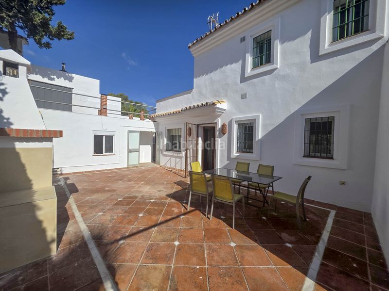 Foto 0b21743b-3f0a-4931-a7da-7a812368ad77. Casa amb aparcament piscina a Centro Estepona