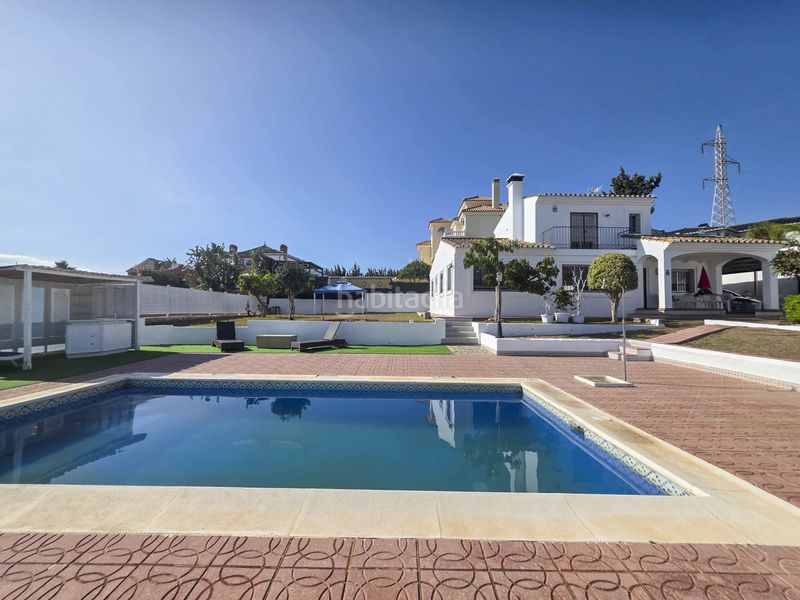 Foto 1f26c470-a94b-4b00-aa7d-7545e22104cd. Casa amb aparcament piscina a Centro Estepona