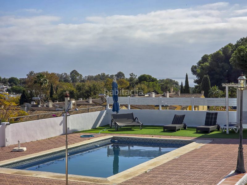 Foto 295cbf00-3131-4d19-83c3-8cd79058a529. Casa amb aparcament piscina a Centro Estepona