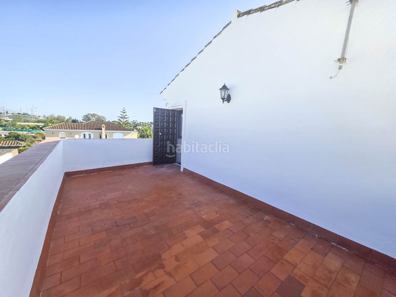 Foto 3083d89c-b150-4968-ac9c-bbac07ea9fc1. Casa amb aparcament piscina a Centro Estepona
