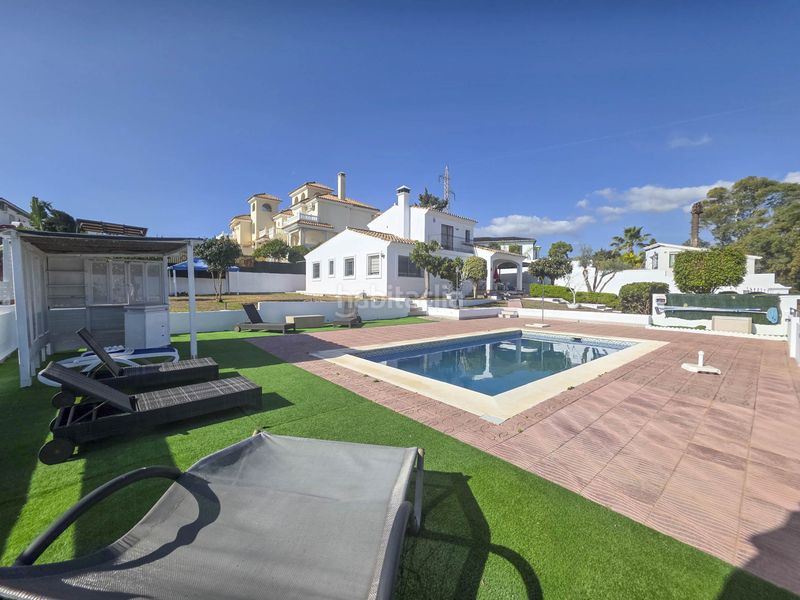 Foto 502cfa89-50ec-4cdf-8f21-60aa2ffb1616. Casa amb aparcament piscina a Centro Estepona